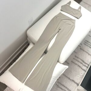 SOLD • Aritzia Golden Butter Activewear Set in Size XS & 0